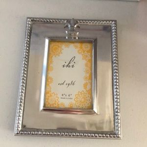 Silver mirrored 4x6 picture frame fleur de lis